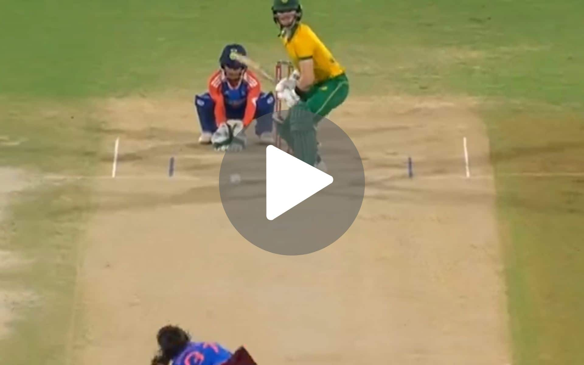 [Watch] Shreyanka Patil's Clever Strategic Delivery Outfoxes South African Captain Wolvaardt